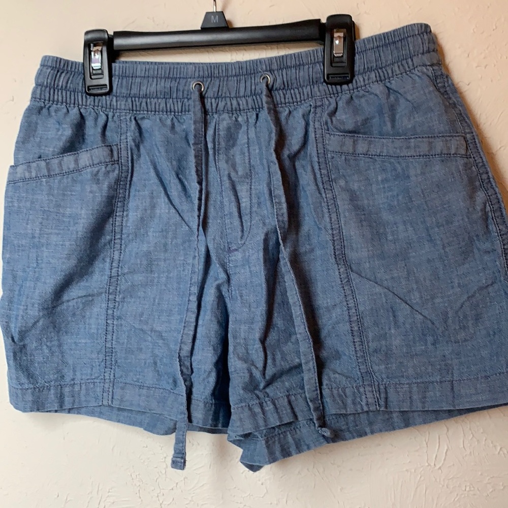 Gap 100% cotton light denim sorts. Small